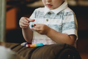 Autism Spectrum Disorder: Symptoms and Effective Treatment Options 2