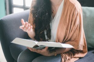 Signs of Anger Issues in Your Life: A Checklist for Angry People 2